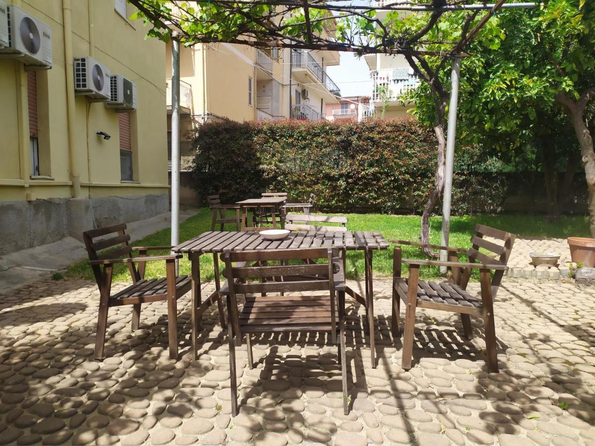Barnet House Lamezia Apartment ลาเมเซ แตร์เม ภายนอก รูปภาพ